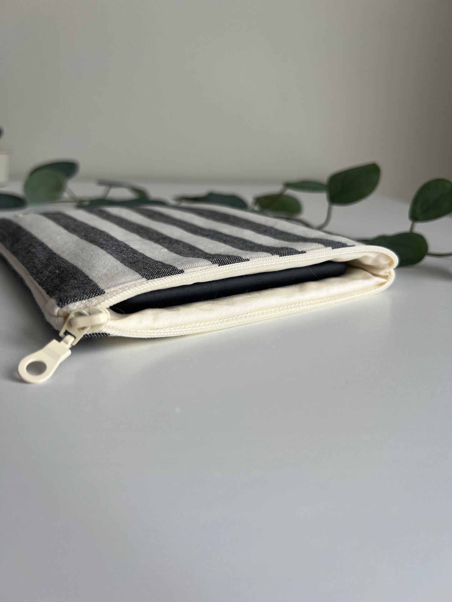 E-reader sleeve 6" gevoerd - Swedish stripes