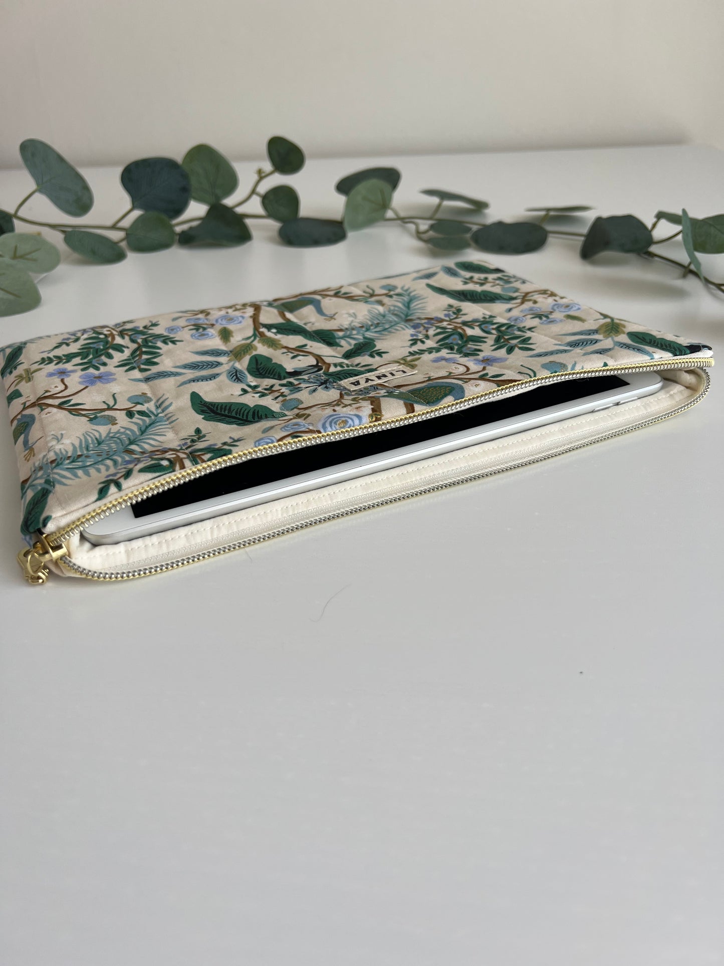 iPad 11” sleeve gequilt - Vintage garden