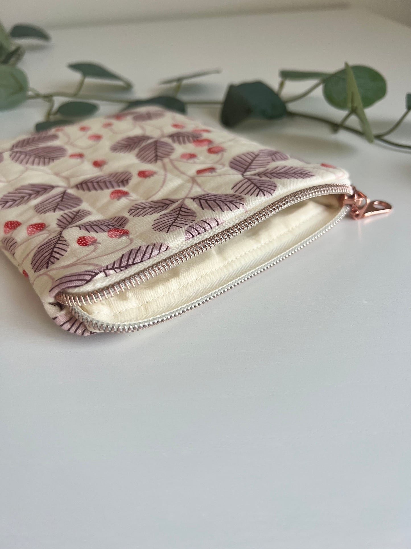 E-reader sleeve gequilt - Love Letter - Aardbei