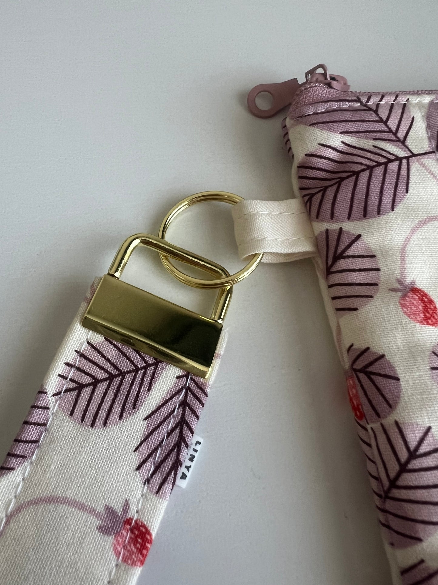 Sleutelhanger | Polsband | Strawberry vine