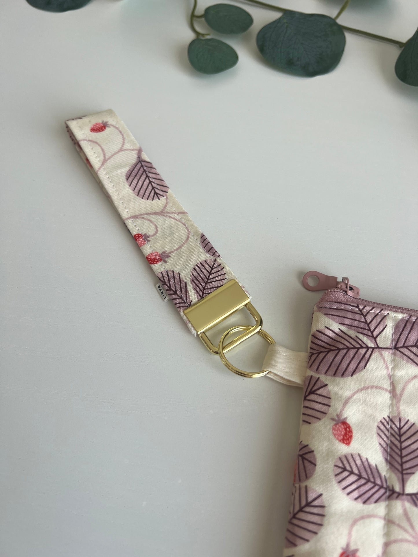 Sleutelhanger | Polsband | Strawberry vine