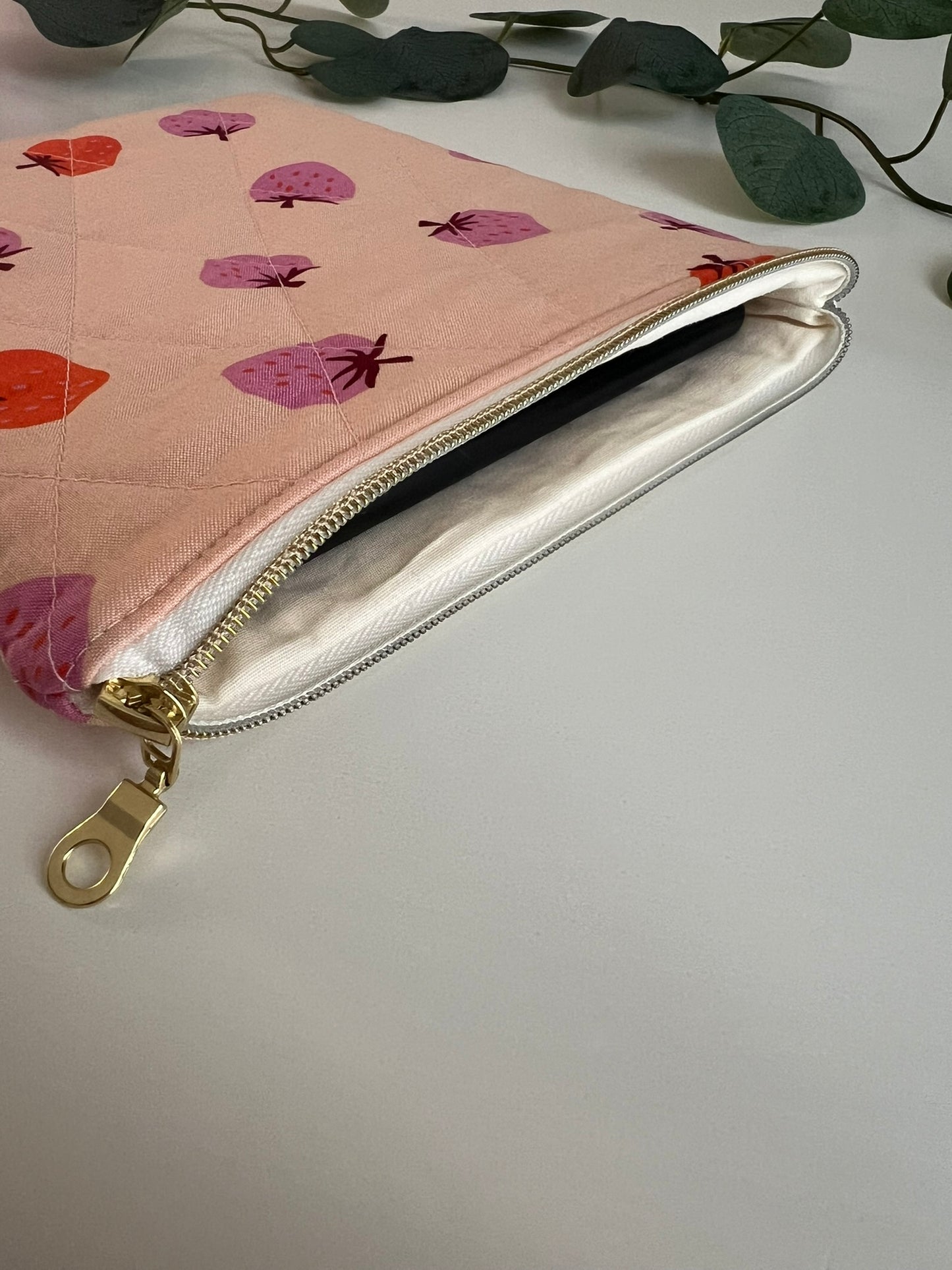 E-reader sleeve 7" gequilt -Strawberry Peach