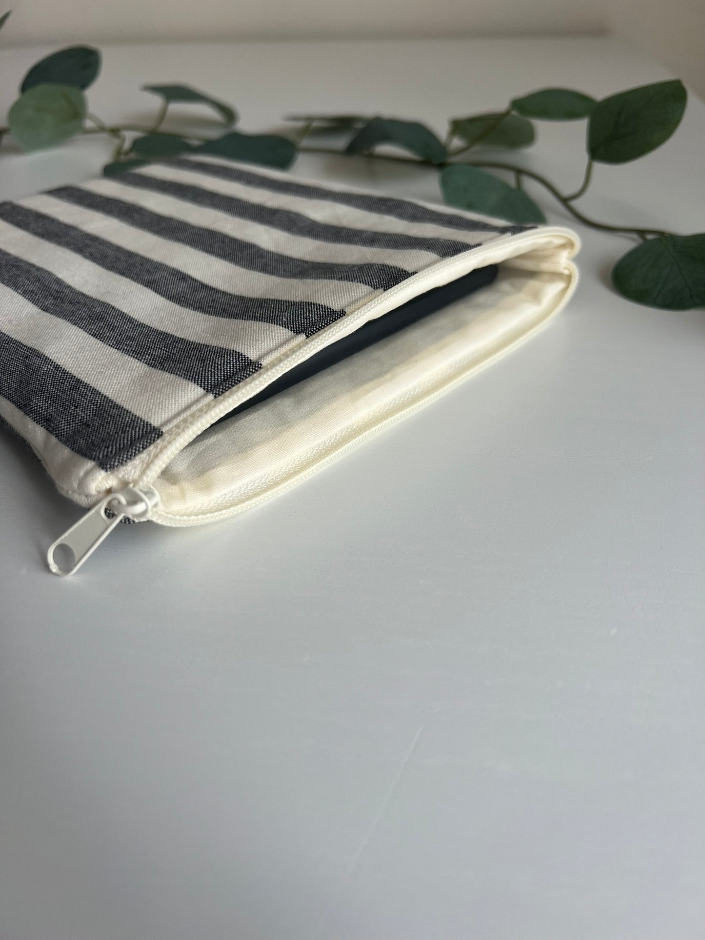E-reader sleeve 7" gevoerd - Swedish stripes