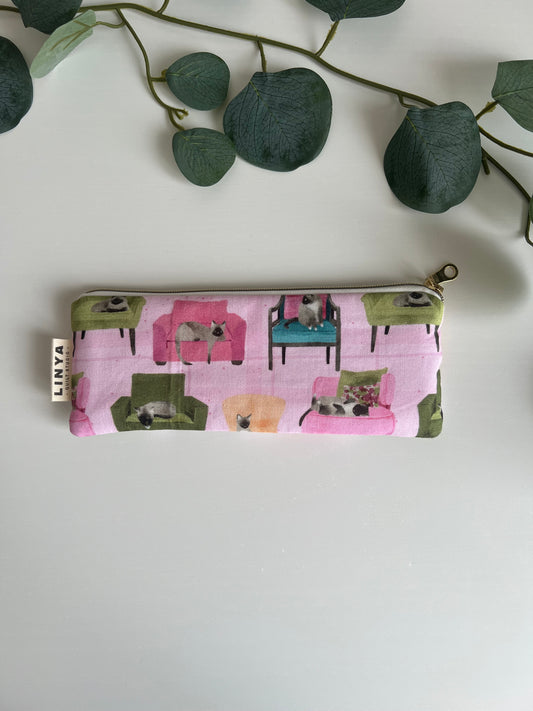 Etui voor pennen of (zonne)bril met katten print op de stof