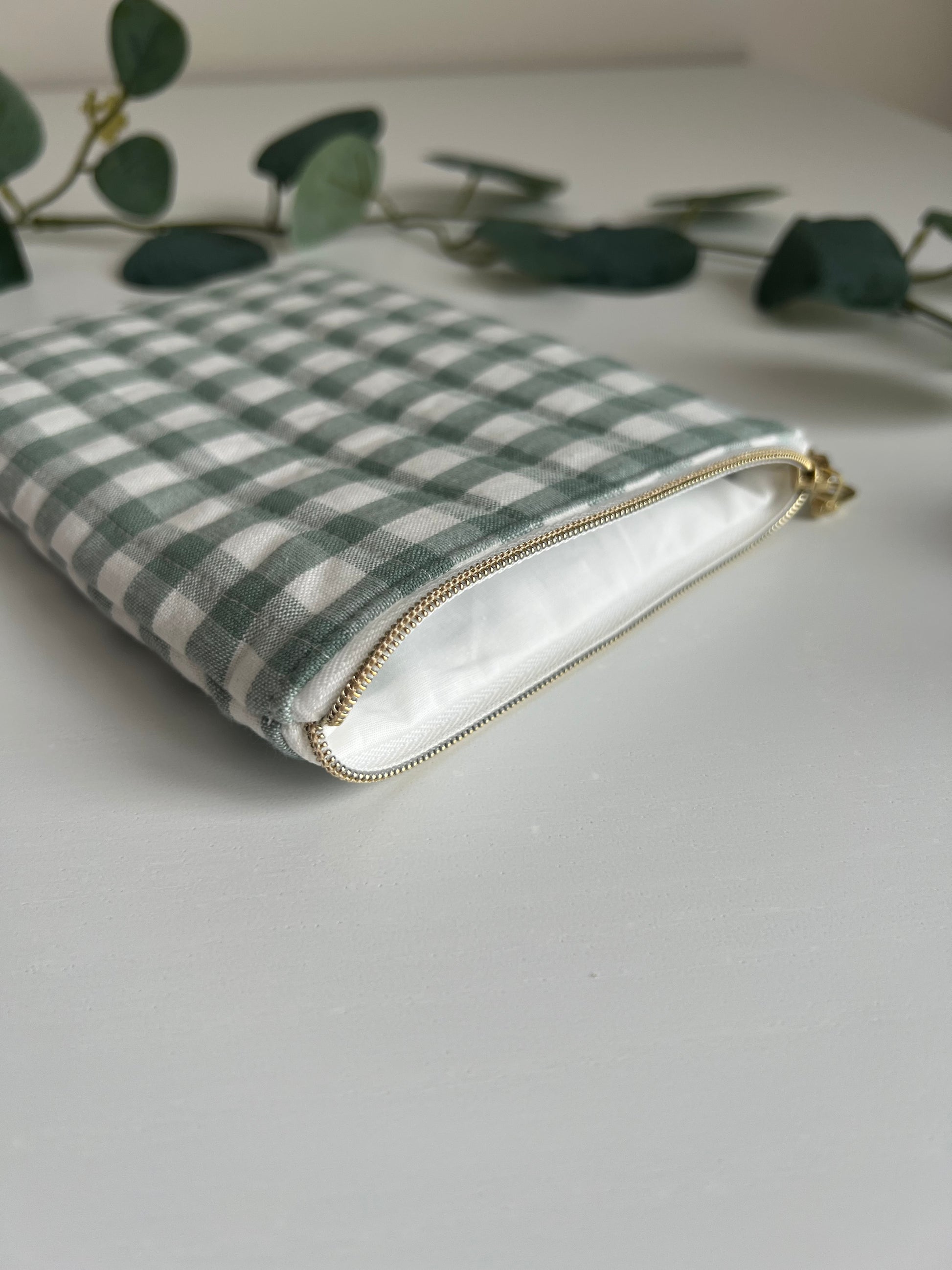 E-reader hoesje 6" kobo kindle pocketbook fableism stof 