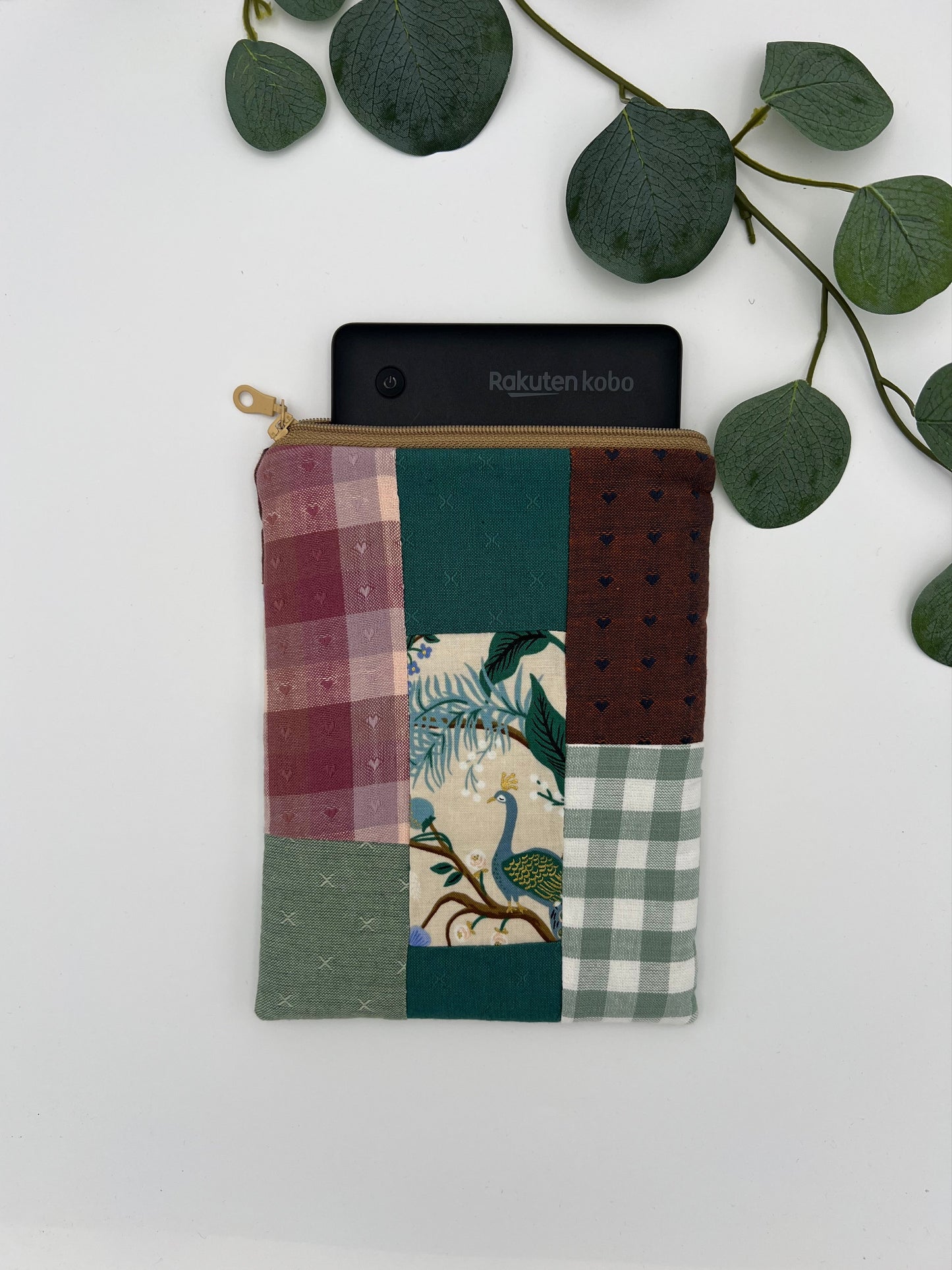 E-reader sleeve 6” uniek patchwork - Peacock