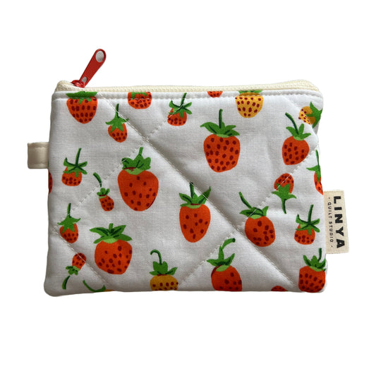 Mini etui - gequilt - Strawberries white