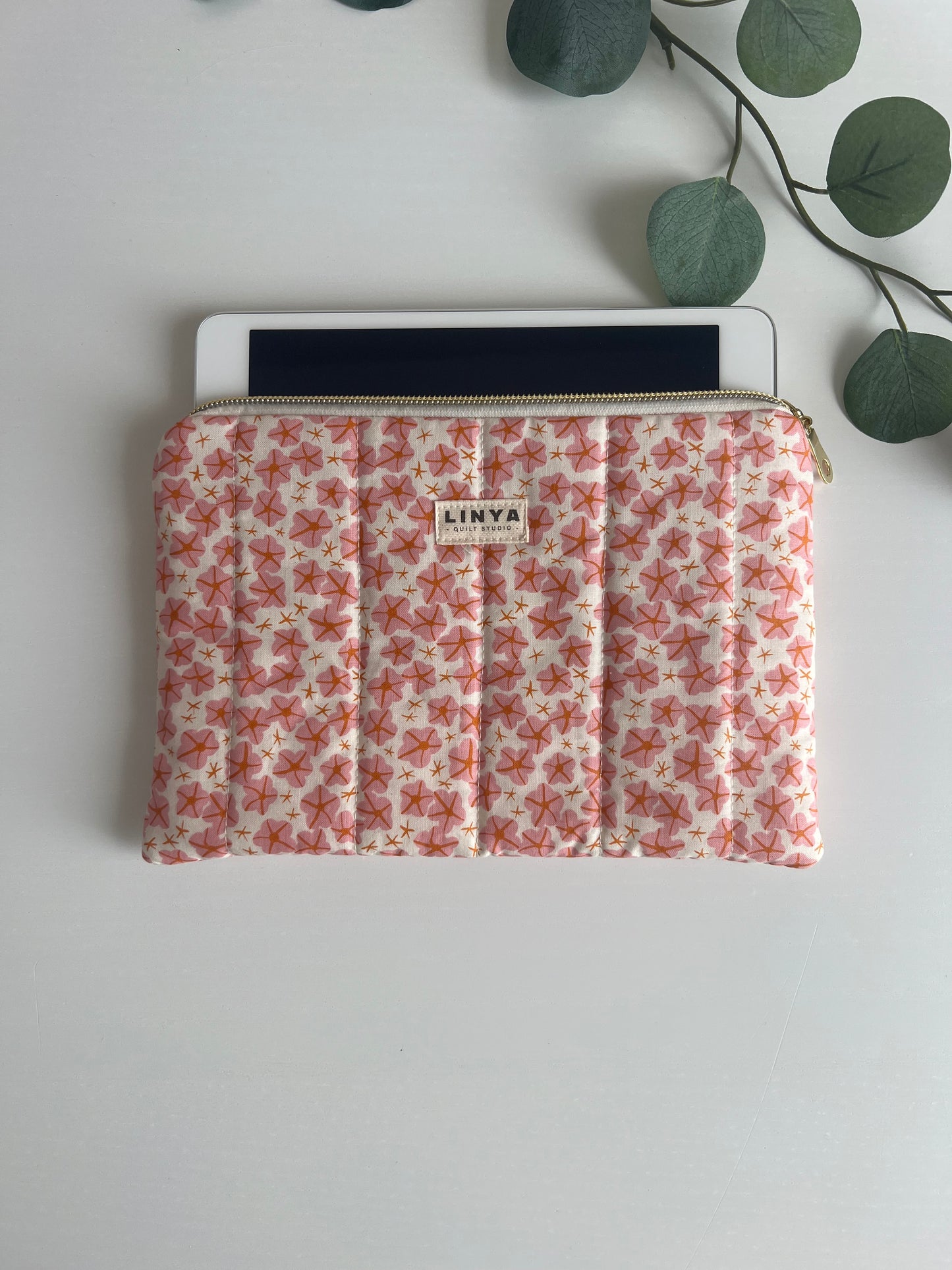 iPad mini sleeve gequilt - Moonflower