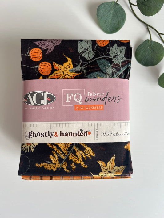 Ghostly and Haunted - 15FQ pre-cuts (±45x55cm)