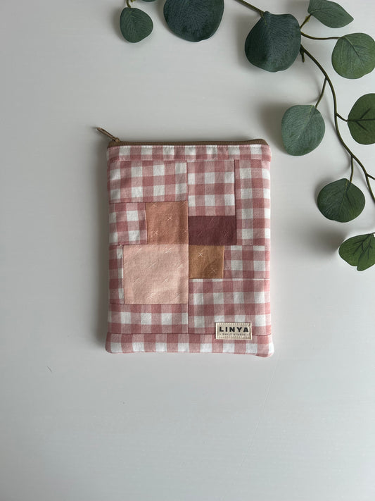 E-reader sleeve 6” uniek patchwork - Pink gingham