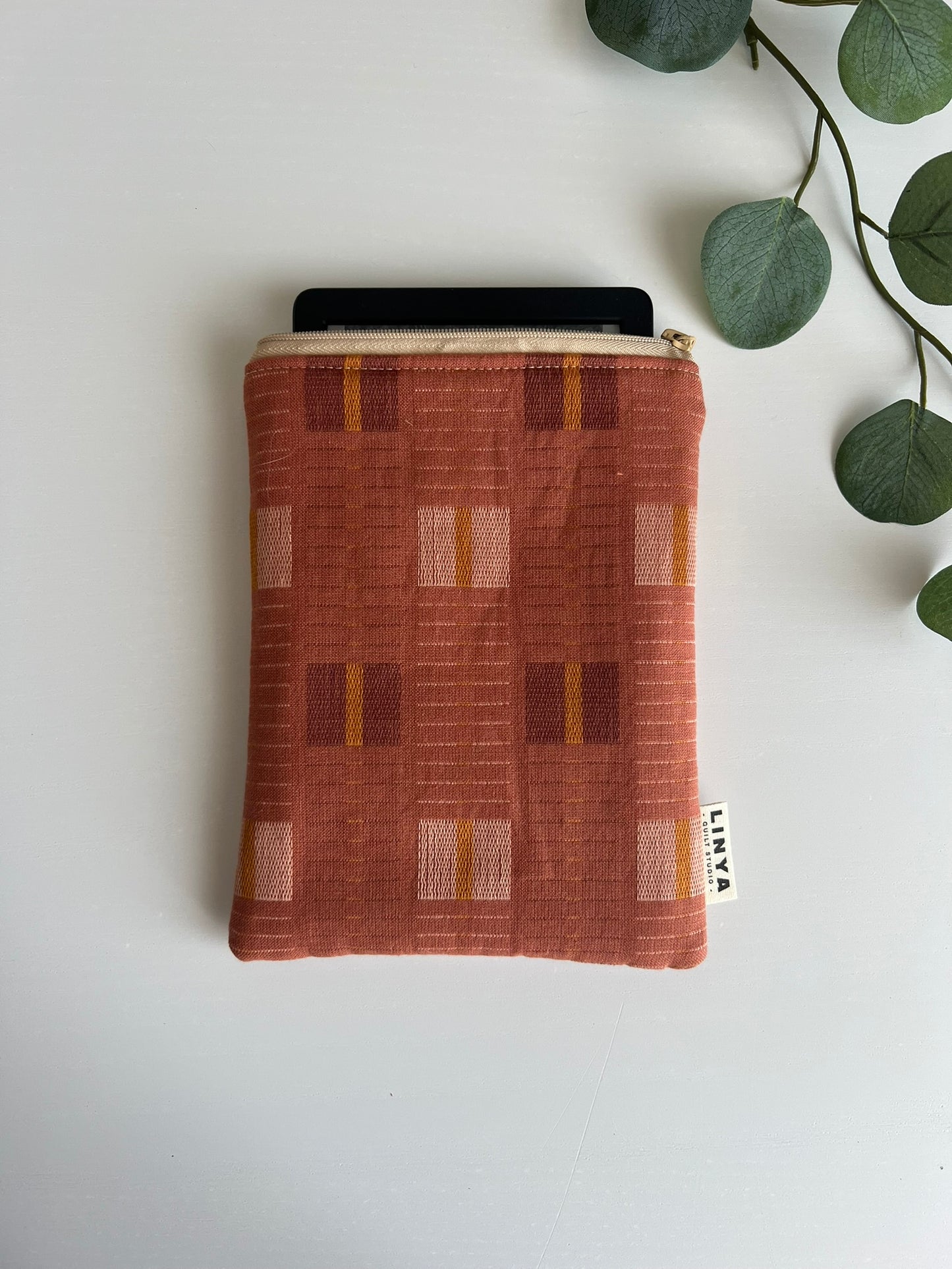 E-reader sleeve 6" - Monarch Autumnal