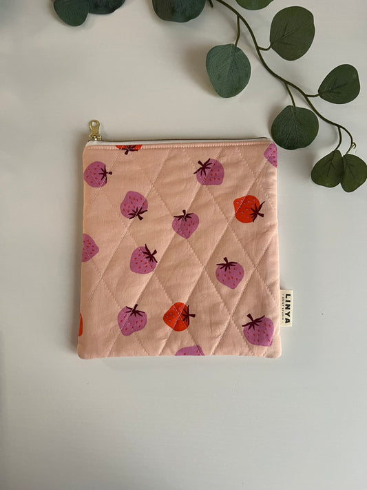 E-reader sleeve 7" gequilt -Strawberry Peach